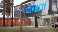 Abloyn tiilinen tehdasrakennus, nimikyltti. 