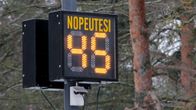 Nopeusnäyttö, jossa näkyy kilometrilukema 45.