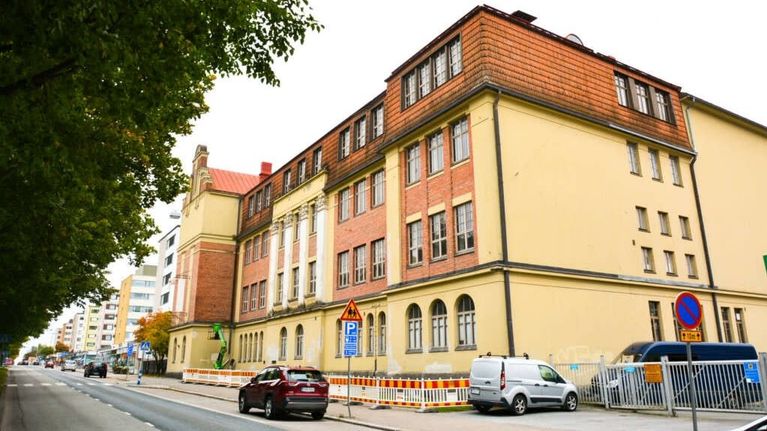 Vaasan keskustan vanha koulurakennus, josta tulee osa uutta yhtenäiskoulua.