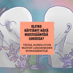 Kuvassa kaksi patsasta vastakkain mikin ympärillä.