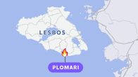 Kartta, jossa Lesboksen saari, Plomarin alue merkattu pillerillä, jonka kohdalla liekki. Oikealla puolella Turkki.