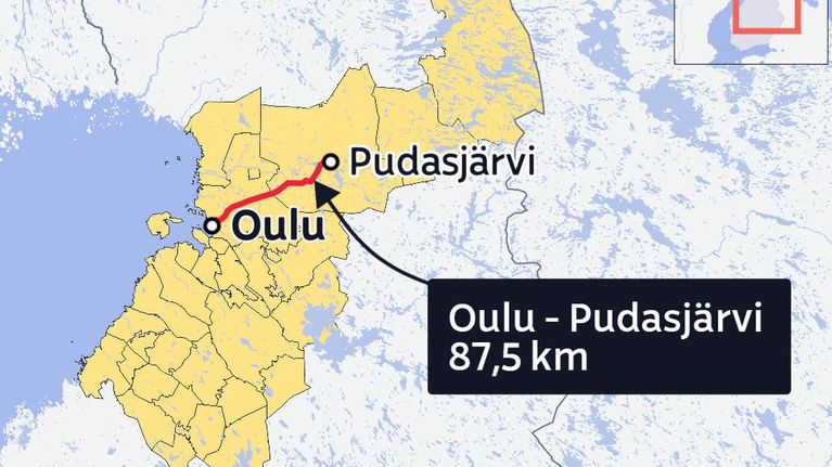 Kartta grafiikka missä kerrotaan Oulun ja Pudasjärven etäisyys, Pohteen hyvinvointialue ja päivämäärät Johanna Helkimon äidin kuljetuksista.