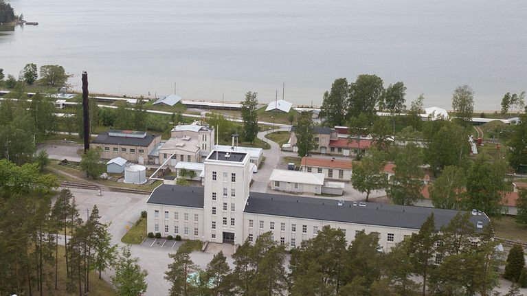 Flygfoto över Forcits fabrik i Hangö.