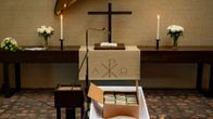 Oulun Intiön kappelissa harjoitusarkussa on virsikirjoja