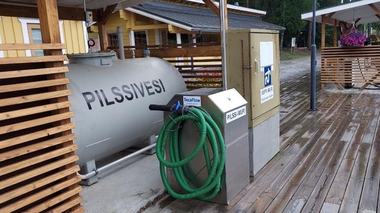 Saimaan satamissa erityisesti öljyisten pilssivesien vastaanottoverkosto on supistunut. Kuvassa pilssivesitankki.