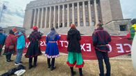 Sámenuoraid miellačájeheapmi Helssegis riikabeivviid olggobealde 13.4.2023.