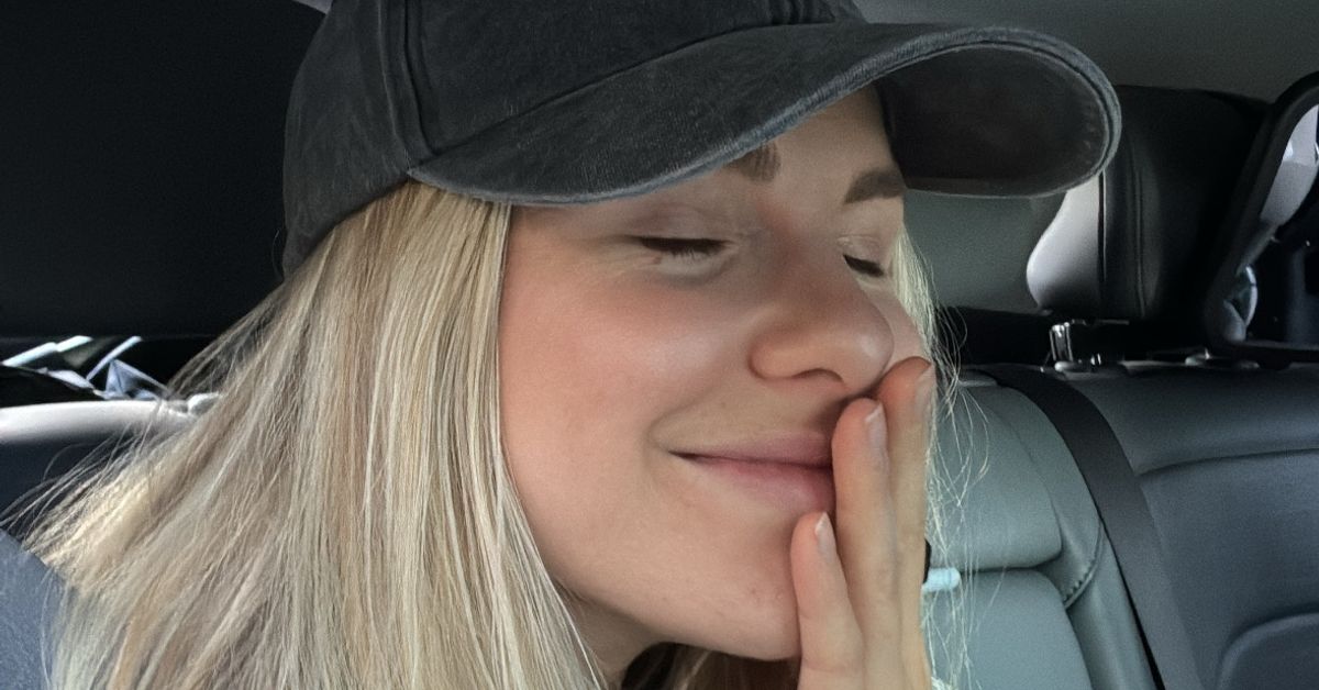 ”Räkätin takahuoneessa kolme minuuttia” – laulaja Ilta paljastaa hulvattoman nimimokansa