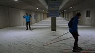 Hiihtäjiä Paimion hiihtoputkessa.