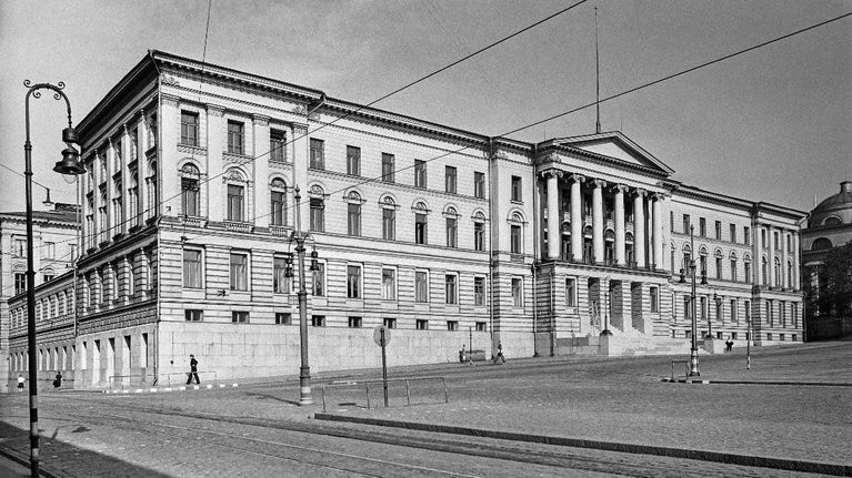 Helsingin yliopiston rakennus Helsingissä heinäkuussa 1940.