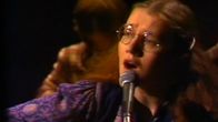 Liisa Tavi laulaa ohjelmassa VALOA YÖSSÄ. VUOSIKONSERTTI. (1979)