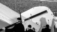 Yleisöä ja kilpailijoita Lahden MM-kisoissa 1958
