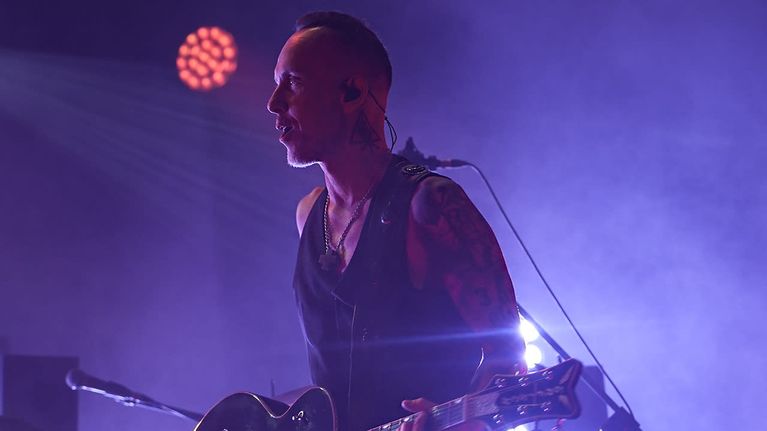 Adam Nergal Darski Me and That Man -yhtyeensä kanssa. 