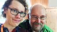 Toimittaja Jani Tanskanen ja tähtitieteilijä Esko Valtaoja