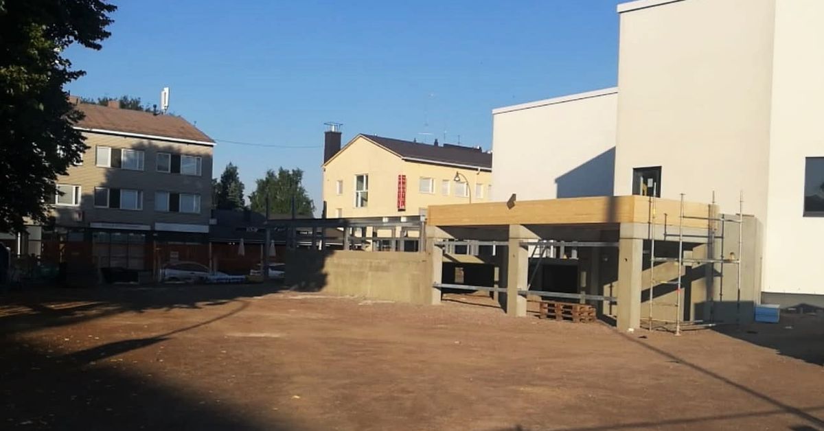 haminan-linnoituksen-uimahallin-ulkoallasta-rakennetaan-parhaillaan