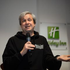Anton Dolin, elokuvakriitikko.
