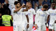 Marco Asensio ja Real Madridin joukkuekaverit juhlivat maalia.