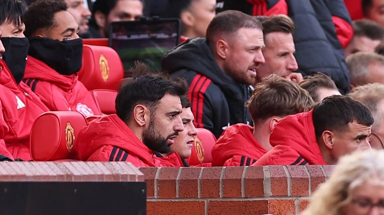Bruno Fernandes joutui seuraamaan Unitedin tuskaa penkiltä.