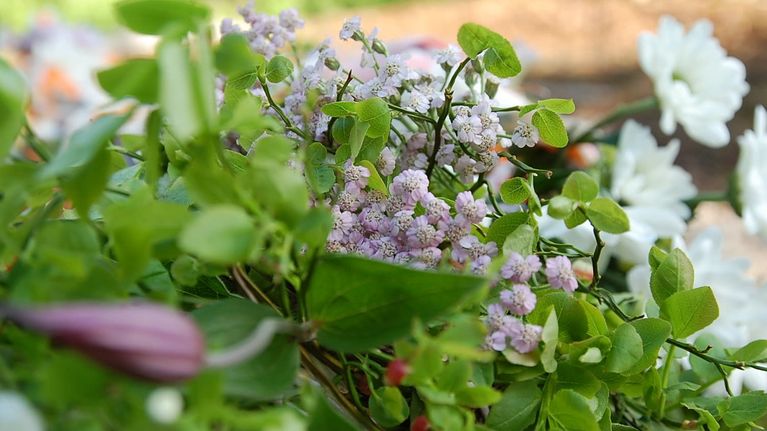Gör midsommarn extra festlig med en midsommarstång | Strömsö | Svenska Yle