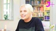 Viivi Huuska brunssipöydässä