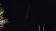 Starlink-satelliitteja Saamenmaan taivaalla 2.12.2024.