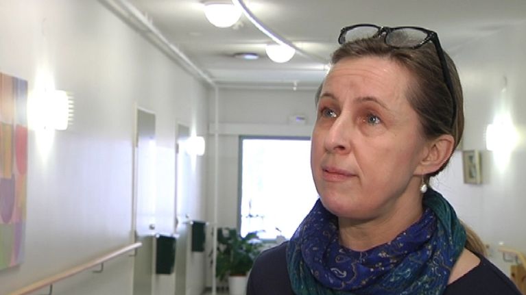 Högläsning gör gott för den som inte kan läsa själv | Inrikes | Svenska Yle