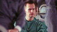 Jorma Uotinen ohjaa teostaan B-12.
