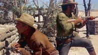 Randolph Scott ja Pernell Roberts elokuvassa Lainsuojattoman jäljillä (Ride Lonesome)