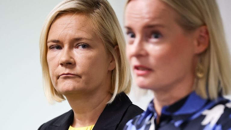 Ministeriö salaa raskauttavat taustapaperit pakolaiskiintiön ...