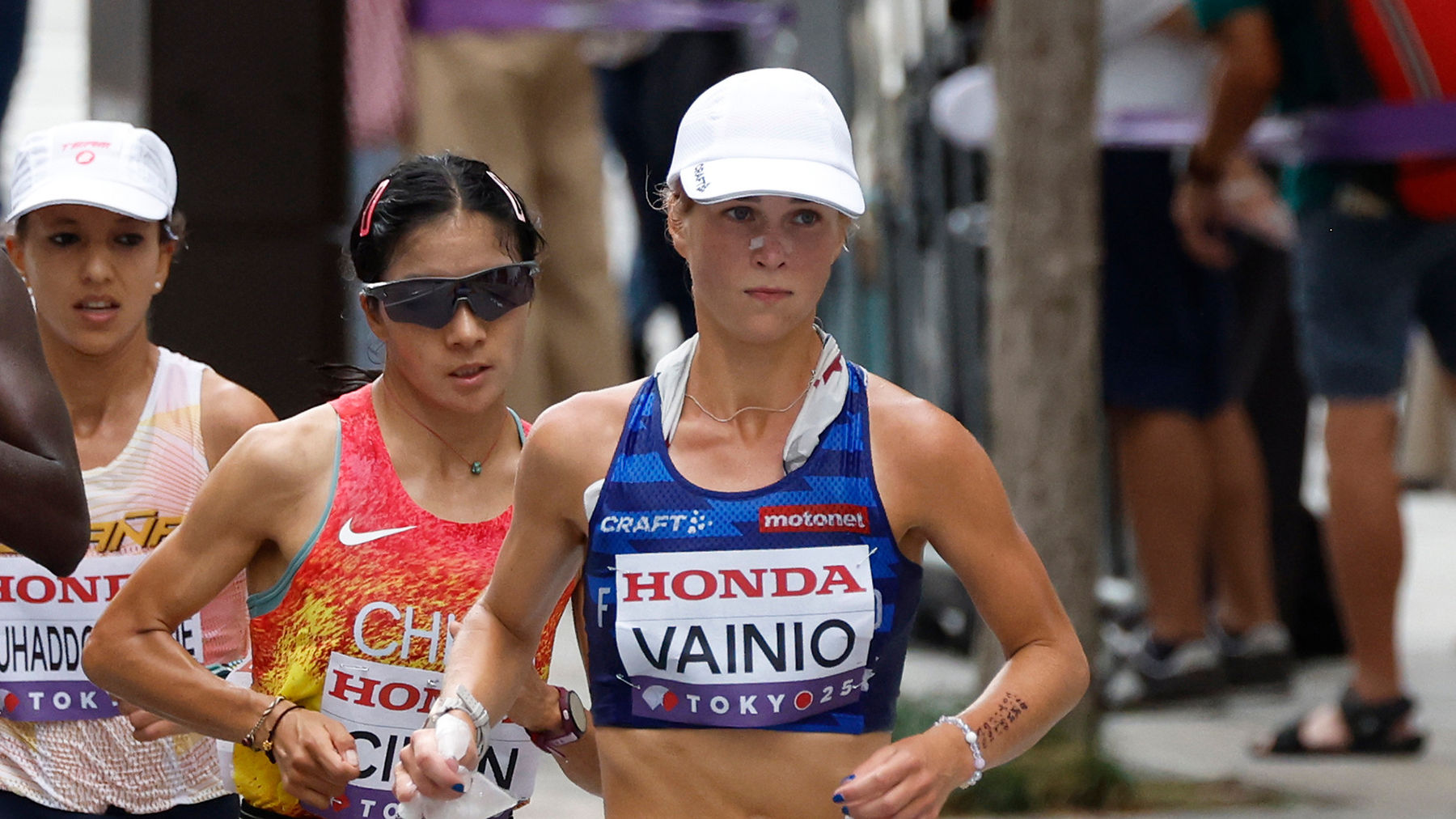 Alisa Vainio nousee sairastelukierteestä maailman huipulle – Pariisin maratonilla hieno suoritus — image 6