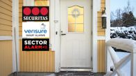 Ulko-ovi ja sen vieressä logot Verisure, Securitas ja Sector Alarm