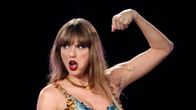 Taylor Swift esiintymässä.