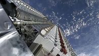 SpaceX -yhtiön Starlink-hanke lisää satelliittien määrää valtavasti. Niitä on jo lähes tuhat avaruudessa, eli kolmasosa toimivista satelliiteista.