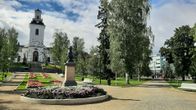 Kuopion tuomionkirkon puisto