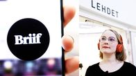 Kuvakollaasi Briif äänijournalismisovelluksen logosta ja toimittaja Helmi Soininvaaran kuvasta.