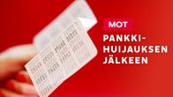 Teksti: MOT: Pankkihuijauksen jälkeen. Kuvassa pankin tunnuslukutaulukko henkilön kädessä. Tausta ja henkilön kynnet ovat punaiset.