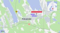 Karttakuva Pieksämäen keskustasta. Karttaan merkitty onnettomuusristeys.