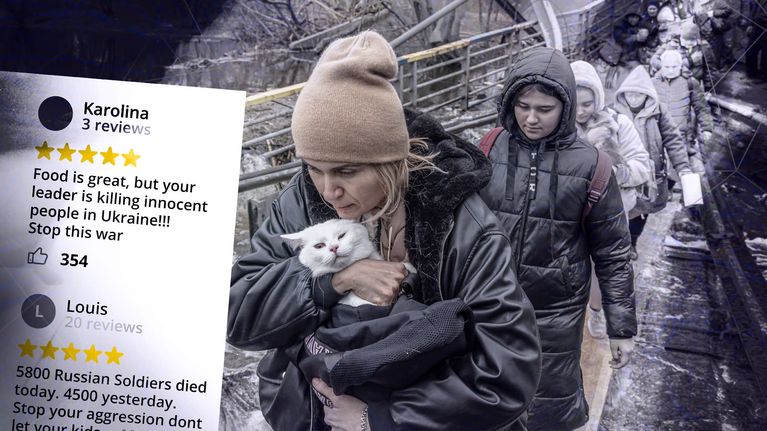 Ukrainalaisia pakenemassa, etualalla nainen kissa sylissä. Lisäksi kuva ravintola-arvostelusta, jossa kerrotaan Venäjän hyökkäyksestä Ukrainaan.