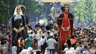 Nukkehahmoja Corpus Christi -pääsiäiskulkueessa Granadassa.