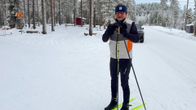 Siilinjärveläinen Ari Miettinen valmistautuu hiihtämään Siilinjärven Tarinan maastossa.