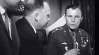 Avaruuslentäjä Juri Gagarin junassa matkalla Helsinkiin.