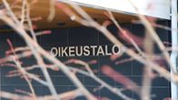Kemin oikeustalon pääkyltti