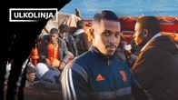 Kuvassa ihmisiä istumassa pelastusveneessä Gran Kanariaa ympäröivässä meressä
