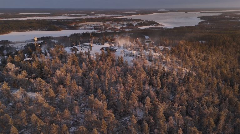 Talvimaisema Vuokatinvaaran huipulta.
