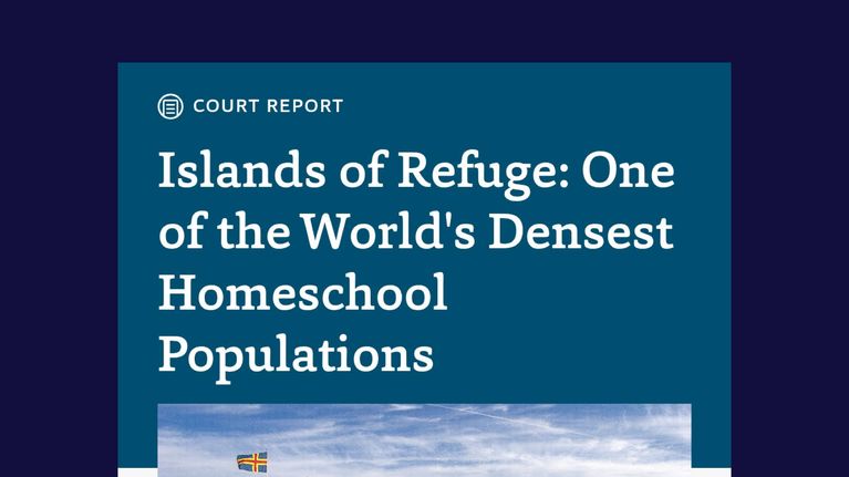 Kuvakaappaus internet-sivulta, jossa on teksti "Islands of Refuge: One of the World's Densest Homeschool Populations" ja kuva punaisesta rantamökistä, jonka yllä liehuu Ahvenanmaan lippu.