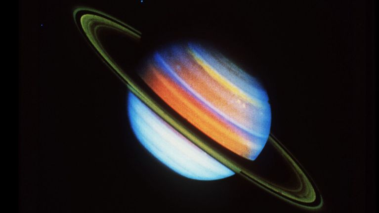 voyager 2:sen ottama kuva saturnuksesta