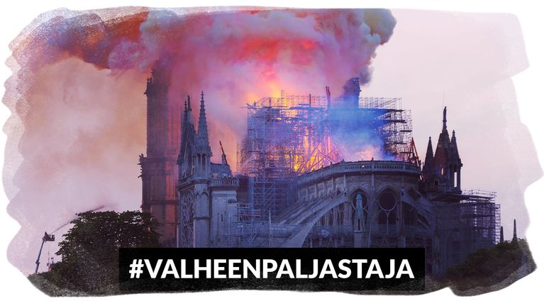 Notre Damen katedraali palaa.