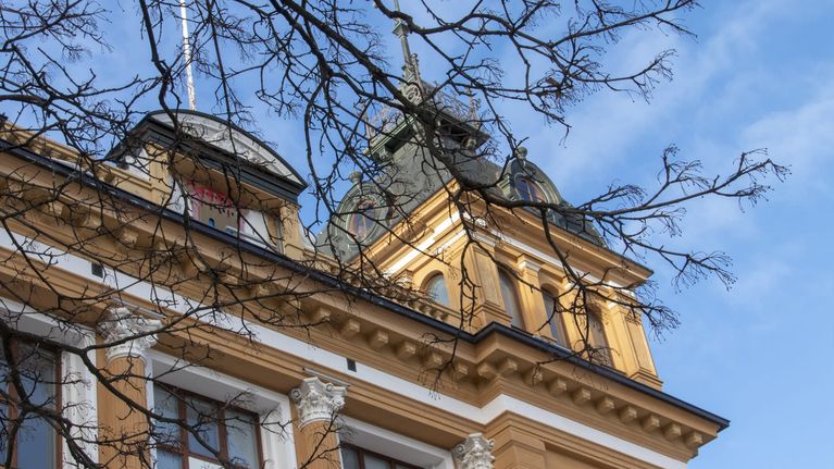 Oulun kaupungintalo helmikuussa