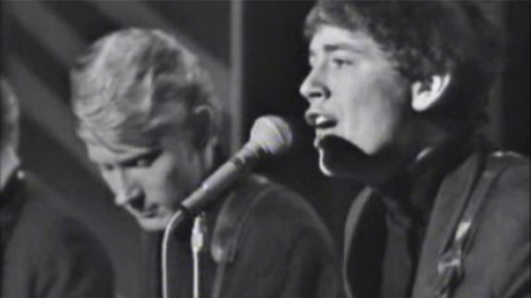 Tanskalainen The Cliffters esiintyy Linnanmäen Peacock-teatterissa 1964.