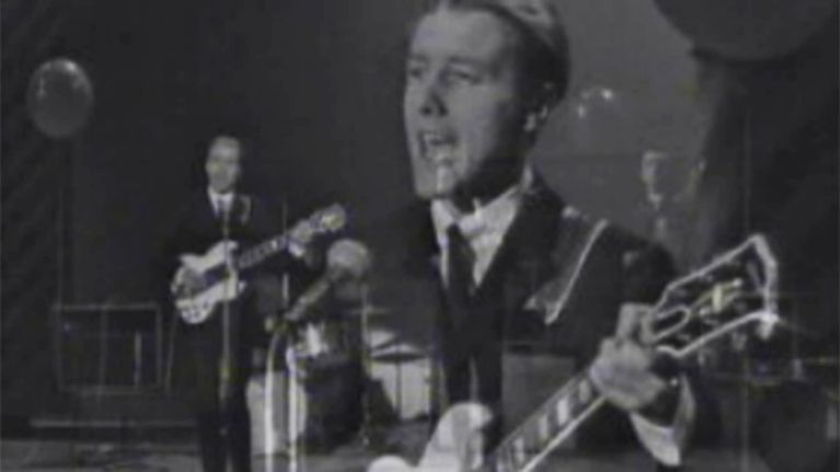 Englantilainen Ken Levy & The Phantoms esiintyy Linnanmäen Peacock-teatterissa 1964.