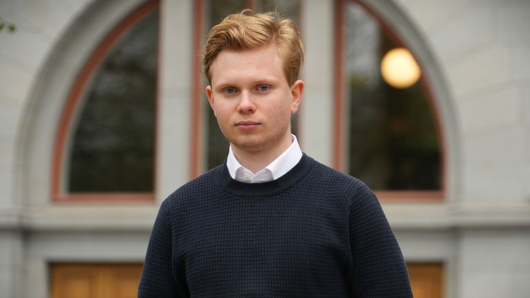 14 laudaturin ylioppilas Aleksi Laitinen.